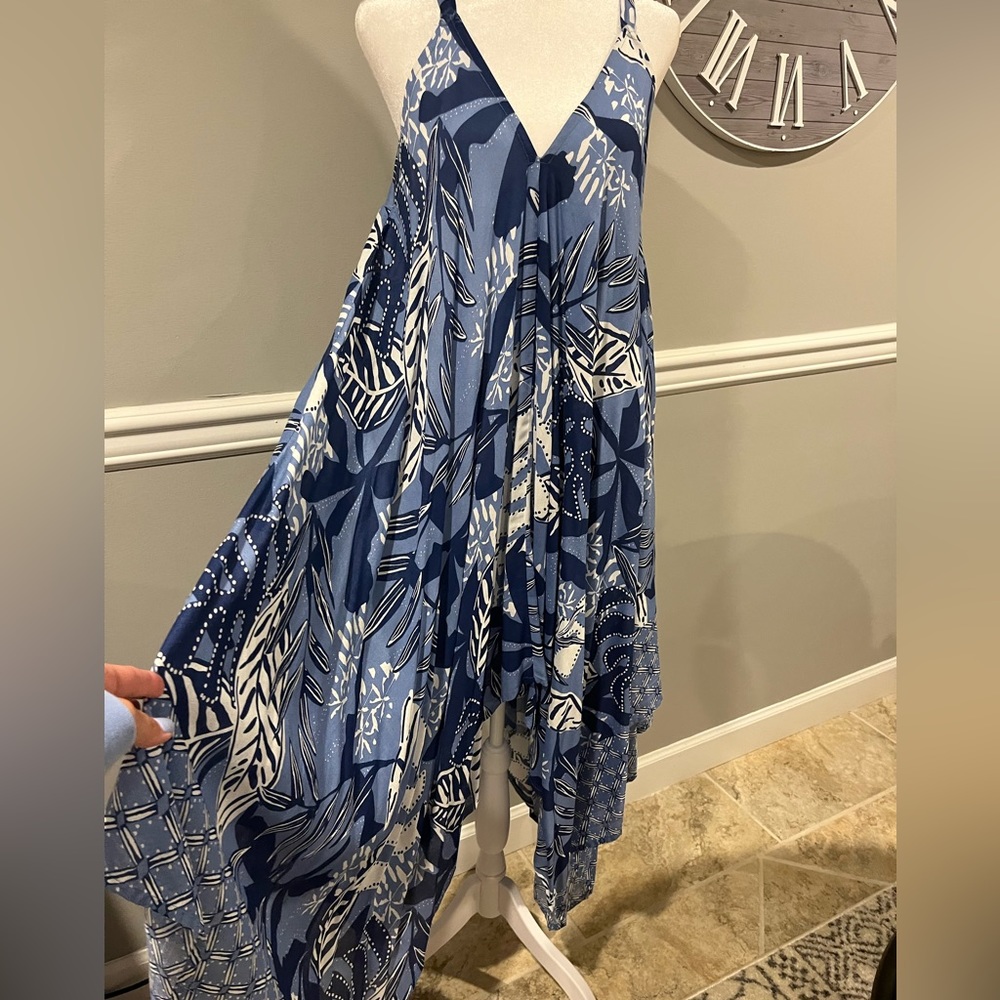 Beach cover up or dress to wear on a cruise/vaca Size S - runs big flowy NWOT